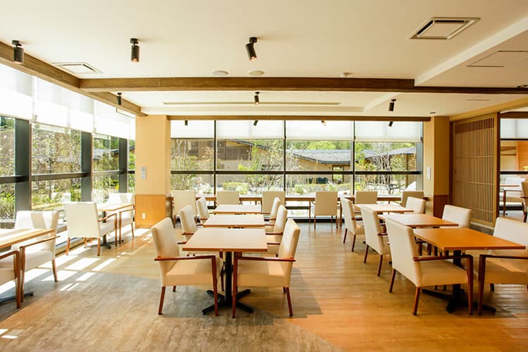 画像：里山ダイニング大地の店内