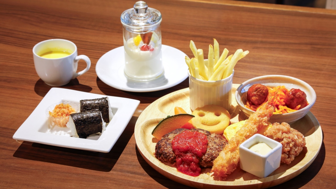 幼児夕餉（はなり）　