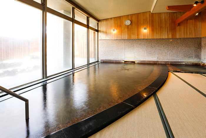 畳敷きの大浴場