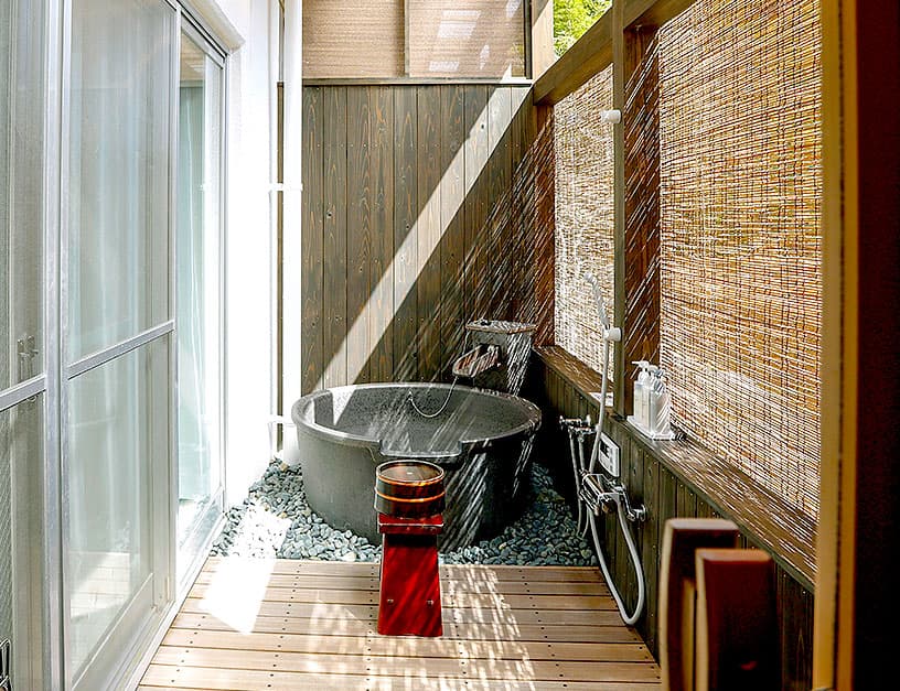 画像：露天風呂（プライベートサウナ）付スーペリア～PREMIUM comfort～